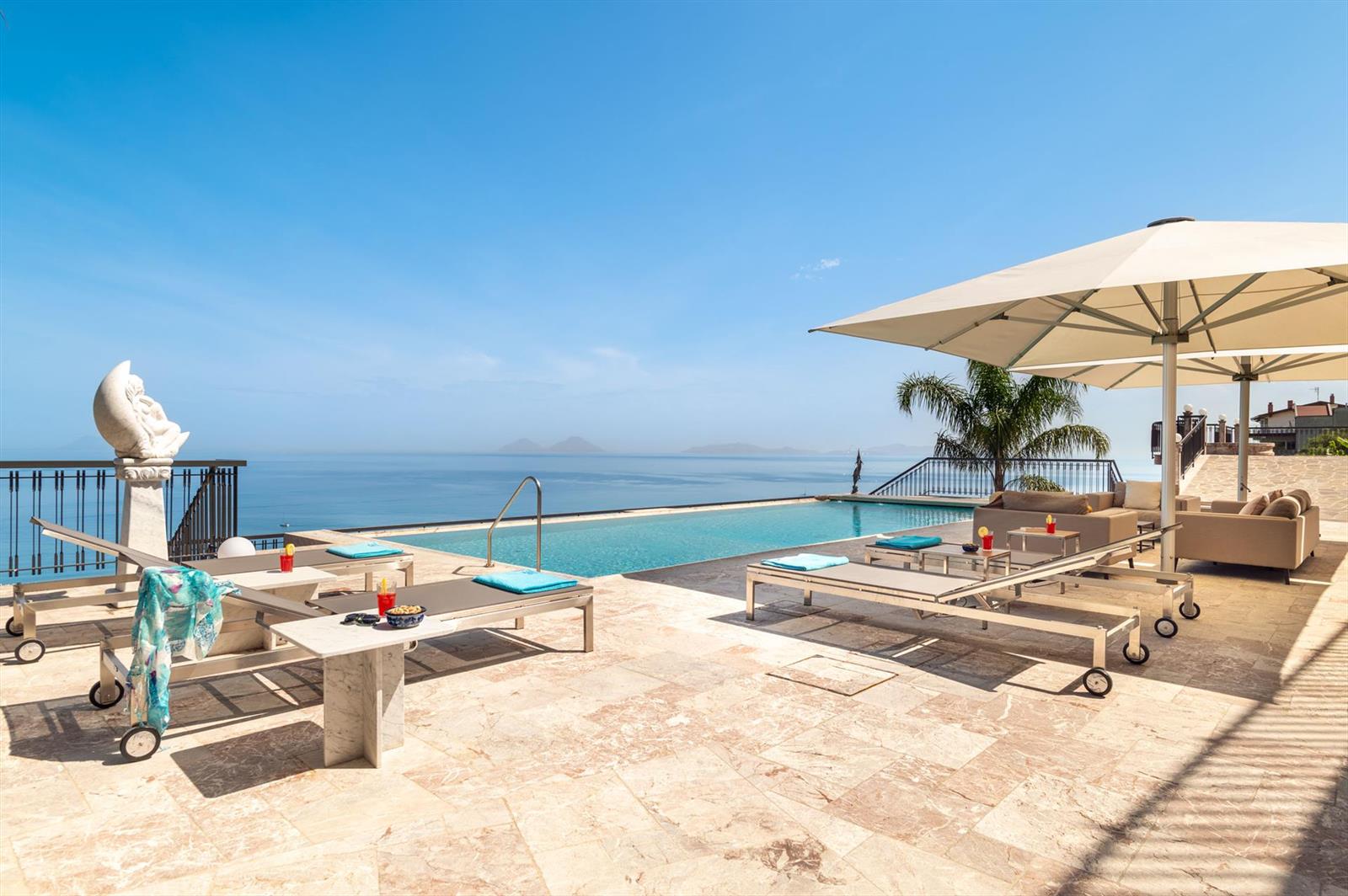 luxury sea front villa with pool in Taormina area