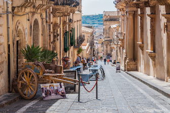 sicily holiday guide south southeast villa noto modica syracuse baroque architecture unesco