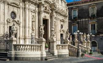 sicily discover information acireale holiday villa citycentre architecture baroque