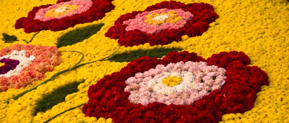 noto infiorata mosaic flowers flower petals sicily guide art and culture baroque unesco