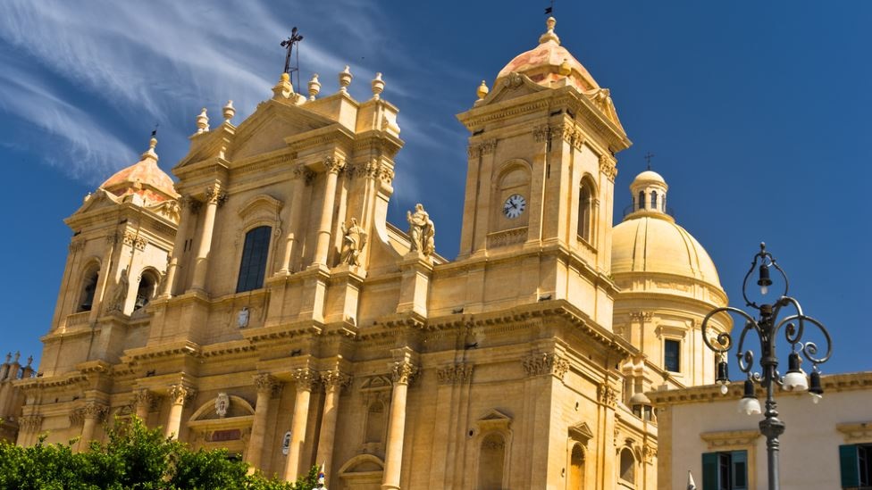 sicily guide holiday information sicilian cities noto baroque style architecture unesco san nicolo