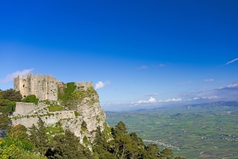 sicily area information discover san vito lo capo holiday villa daytrip erice castele landscape panorama