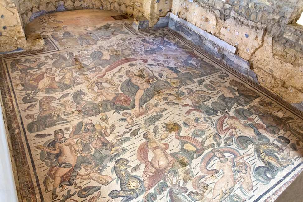 sicily guide holiday information sicilian cities enna roman mosaic villa romana del casale 