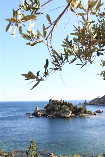 sicily guide holiday information sicilian cities travel sightseeing taormina tour trip sea